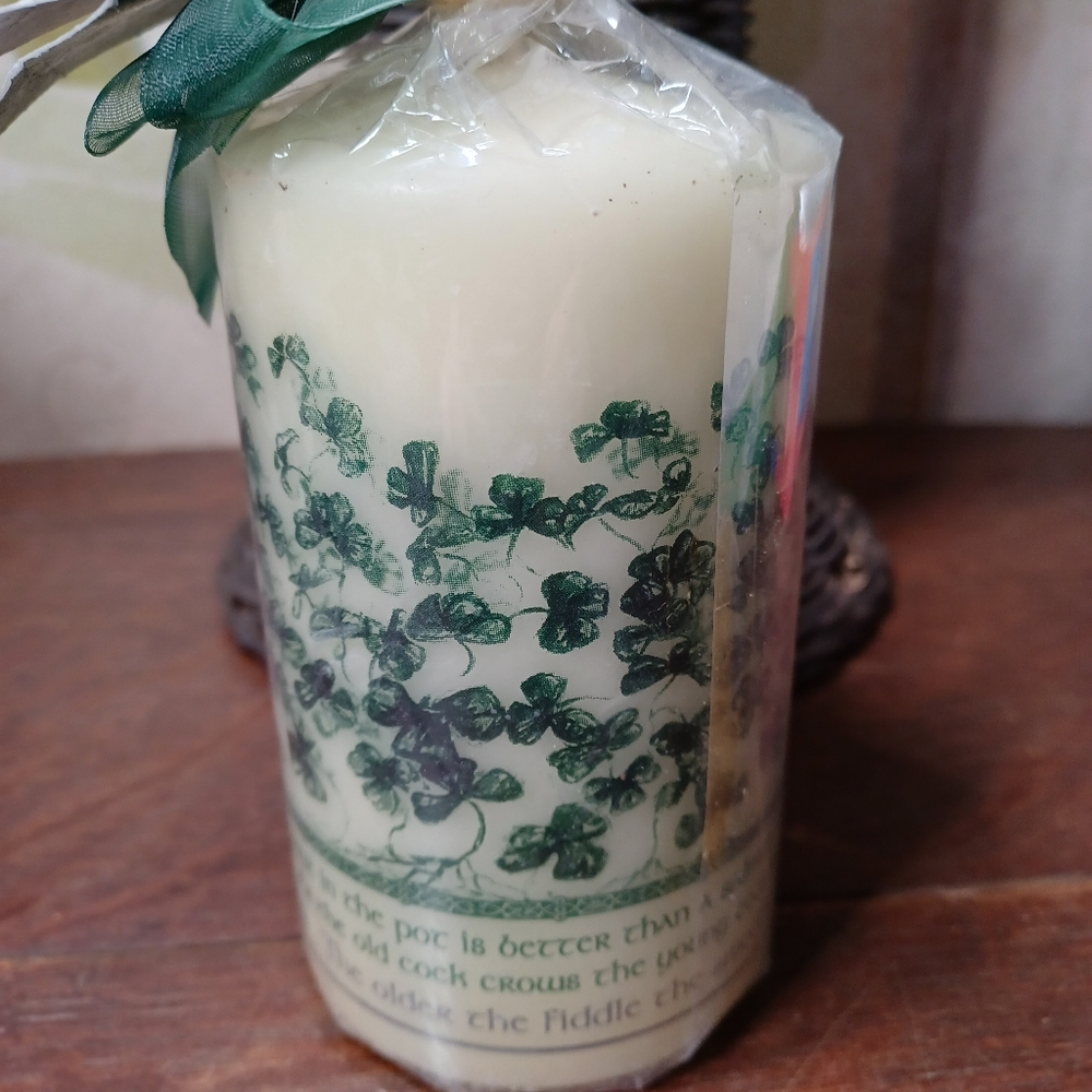 NWOT IRELAND CANDLE DUBLIN